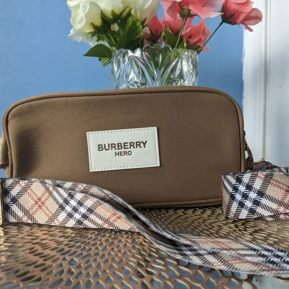 Burberry - Picture 6 of 10